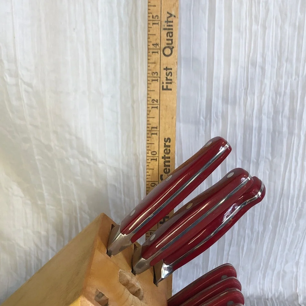 KITCHENAID Knife Block set of 7- red steak knives Chef knife, Santoku, Serrated